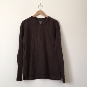 Long Sleeve Brown V-Neck Sweater. NWT